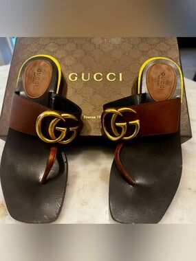 Gucci Brown Leather Thong Sandals with Gold Double-G